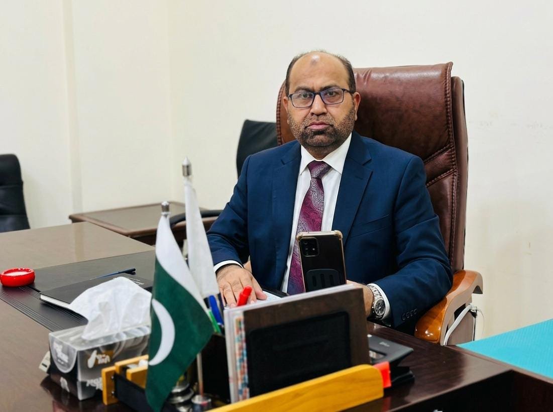 Prof. Dr. Azhar Memon - Principal SRMC